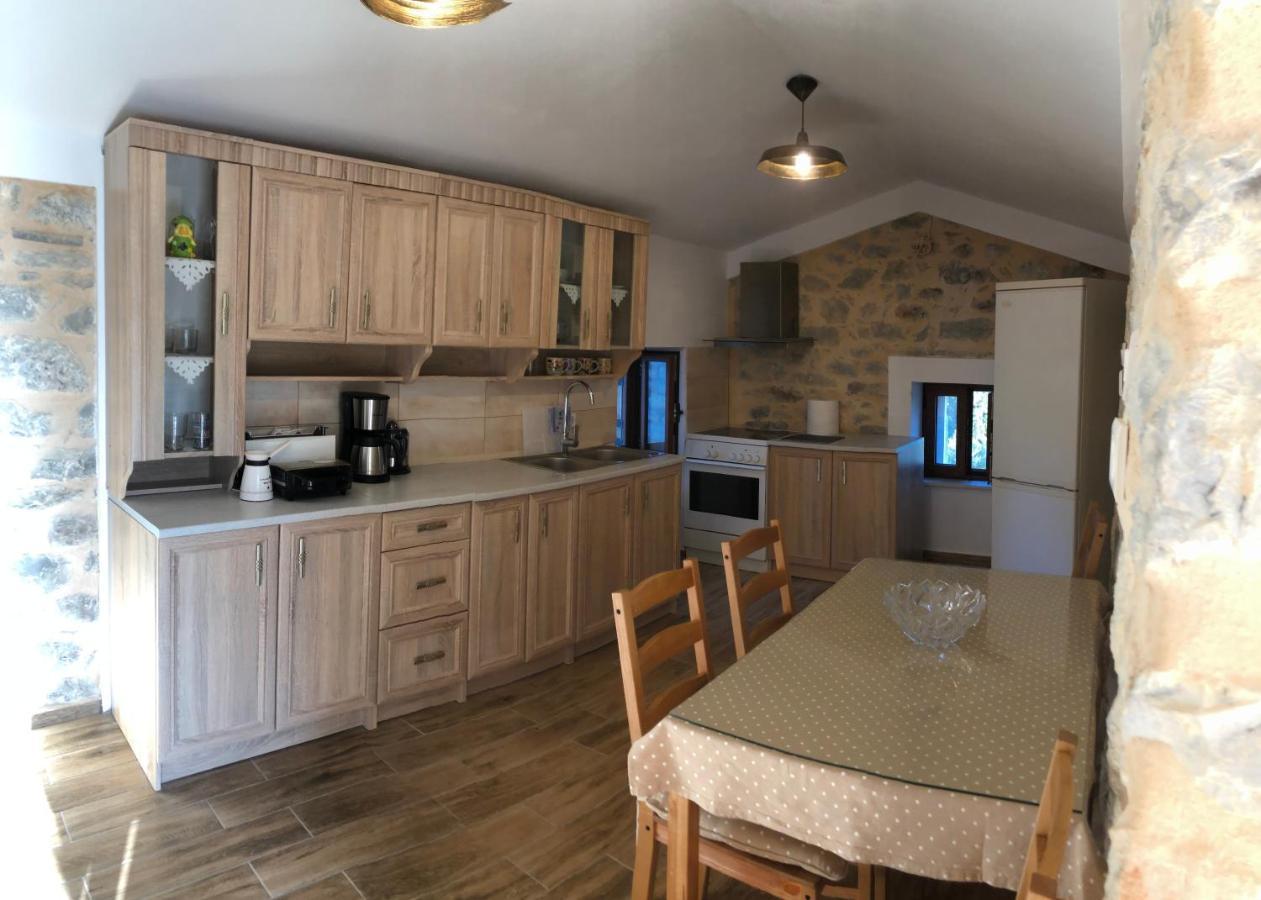 ÁlikaKamares Stone House 2公寓 外观 照片