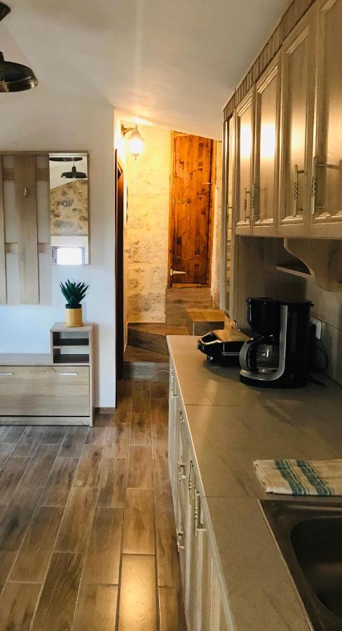 ÁlikaKamares Stone House 2公寓 外观 照片